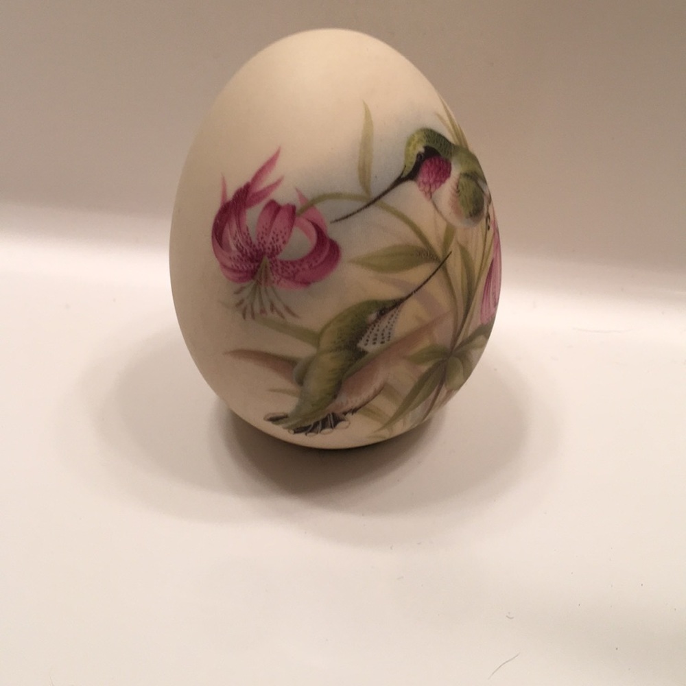 Hand painted porcelain egg - Picture 4 of 5